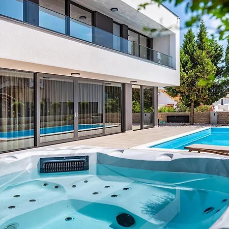 Omega Holiday home *