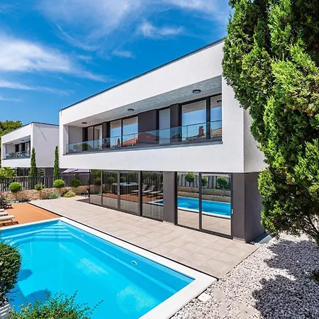 Holiday home Omega Banjol